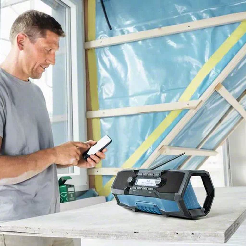 Bosch Professional 18V System Radio da cantiere a batteria GPB 18V-2 SC (ricezione tramite DAB+, Bluetooth, FM e AUX, incl. alimentatore, cavo AUX, batteria a bottone al litio 3V)