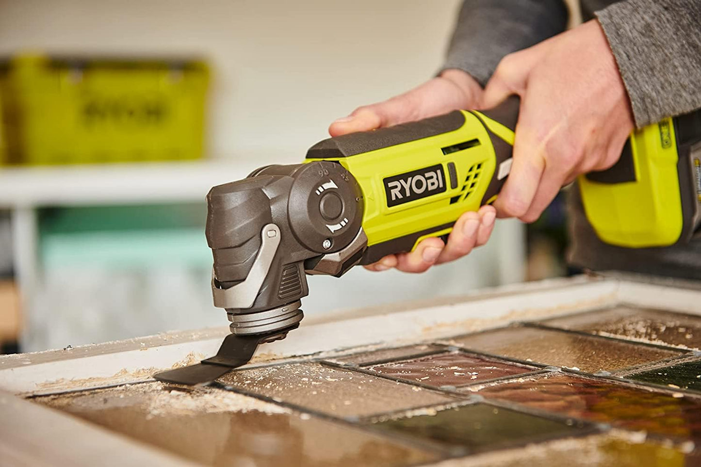 Ryobi R18MT-0 Utensile Multifunzione a Batteria 18V ONE+, Batteria non Inclusa, Testa Orientabile a 4 Posizioni, Velocità Variabile a 6 Posizioni, per Levigare, Livellare e Tagliare