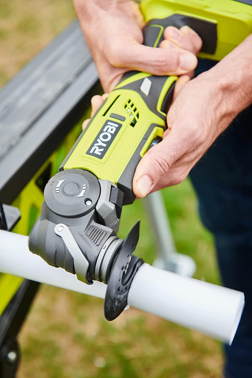 Ryobi R18MT-0 Utensile Multifunzione a Batteria 18V ONE+, Batteria non Inclusa, Testa Orientabile a 4 Posizioni, Velocità Variabile a 6 Posizioni, per Levigare, Livellare e Tagliare