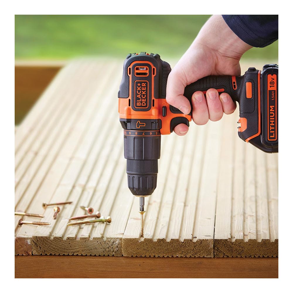 BLACK+DECKER Trapano/Avvitatore a Percussione 18V-1.5Ah con 2 Batterie in Valigetta. BDCHD18KB-QW