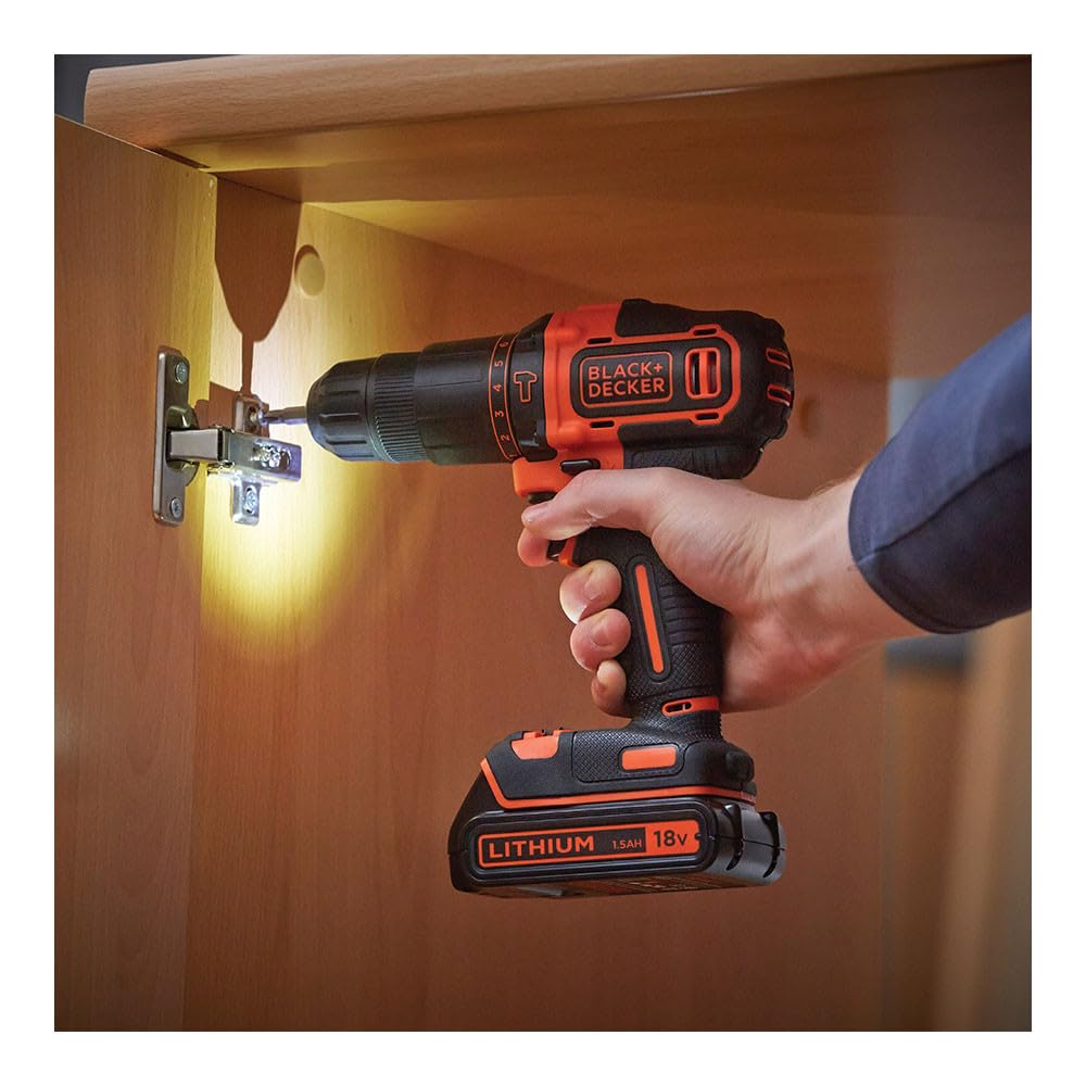 BLACK+DECKER Trapano/Avvitatore a Percussione 18V-1.5Ah con 2 Batterie in Valigetta. BDCHD18KB-QW