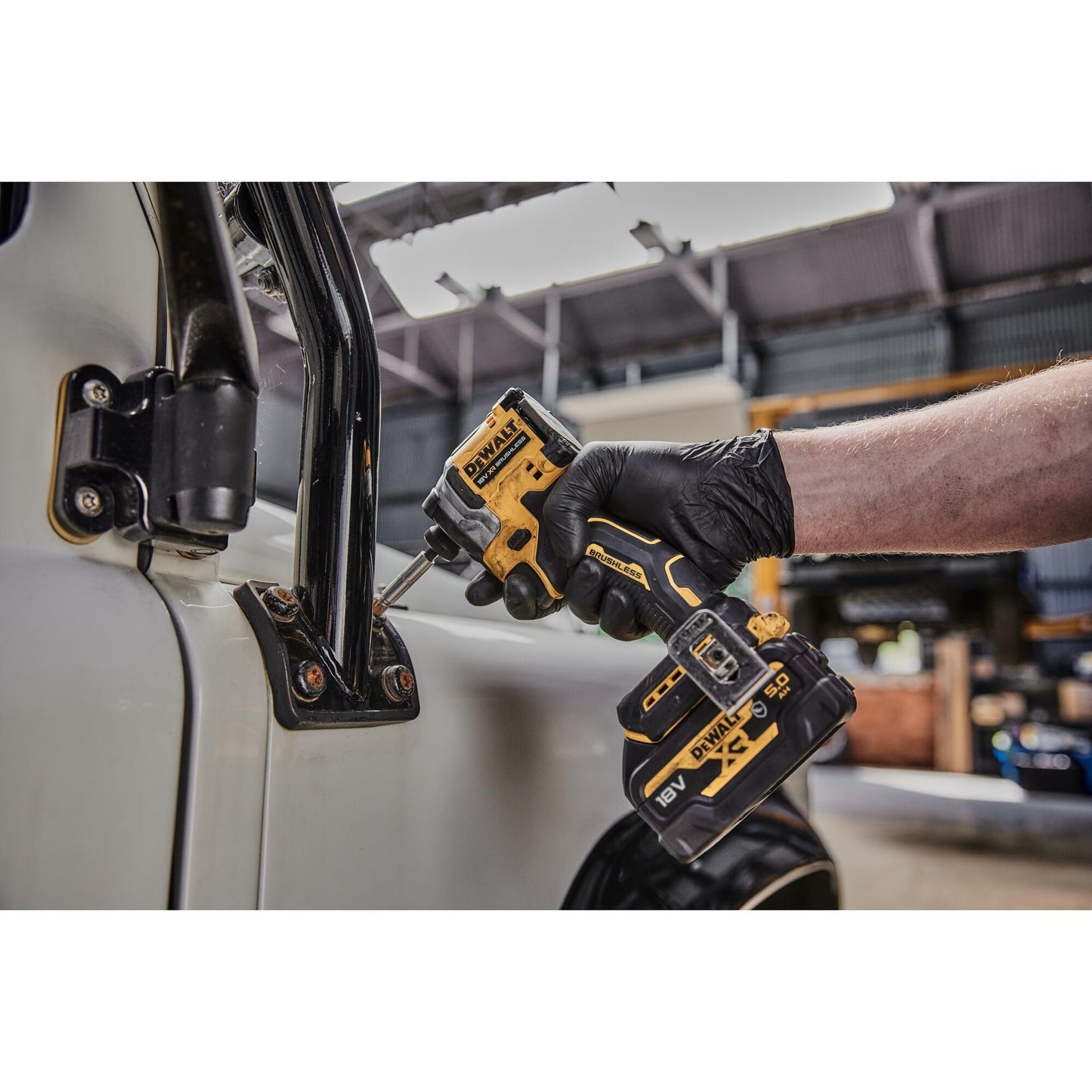 DEWALT DCF850NT-XJ,Avvitatore ad impulsi compatto 3 velocità 18V XR BRUSHLESS attacco 1/4”. Coppia di serraggio 205Nm