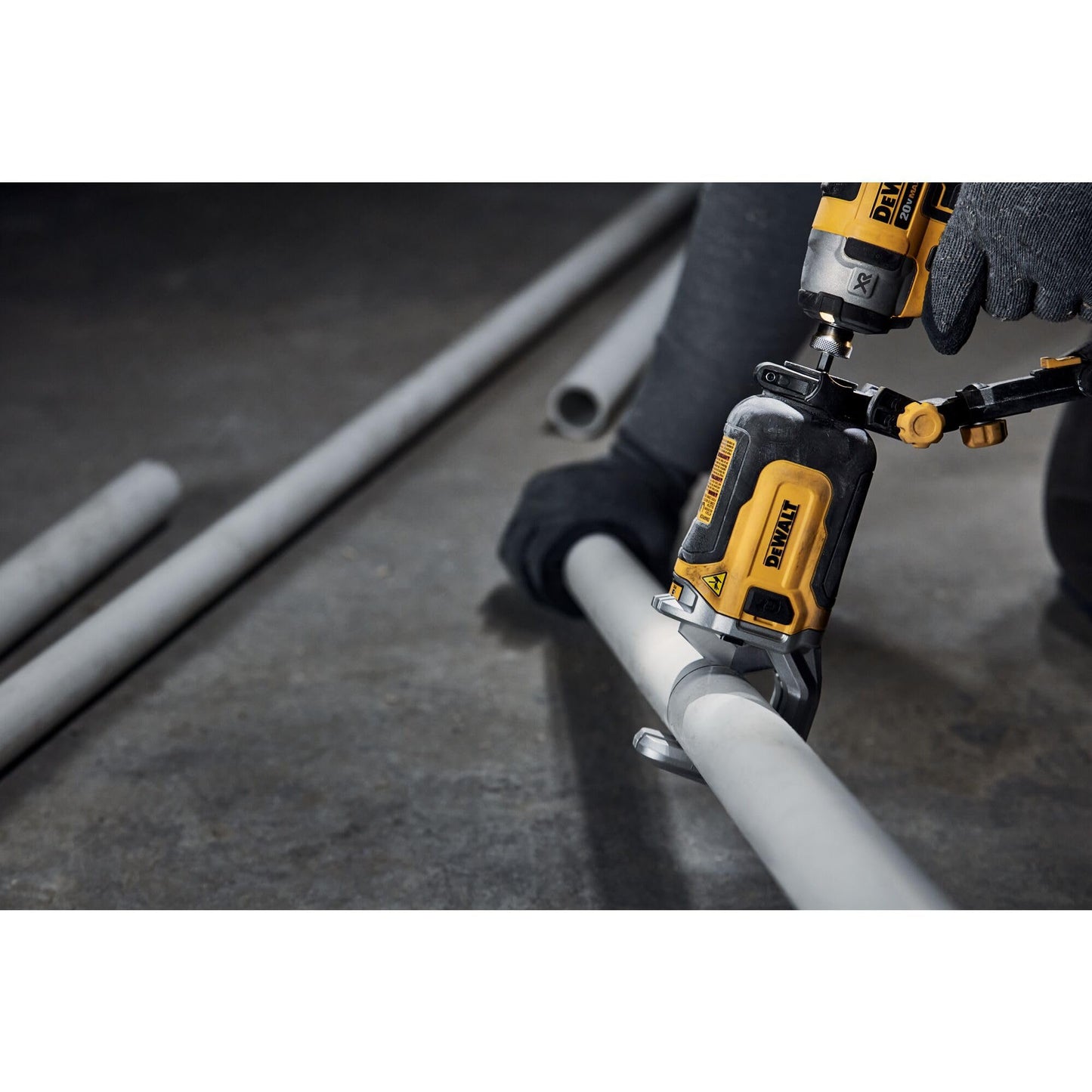 DEWALT Taglierina PVC/PEX pronta per l'impatto con staffa di supporto (DWAPVCIR)