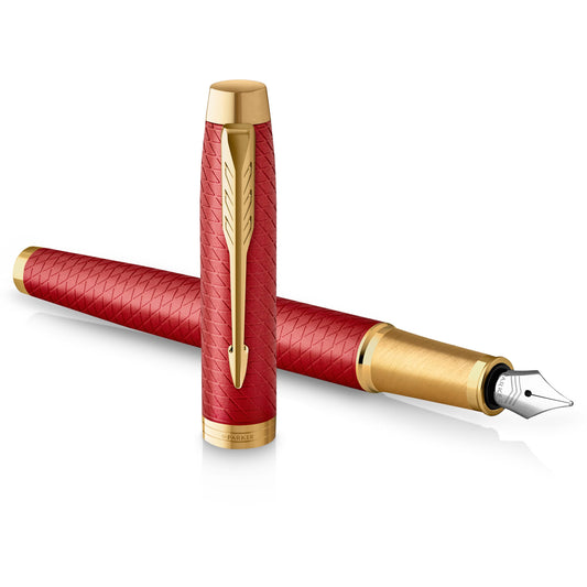 Parker IM penna stilografica | Rosso laccato premium con finiture in oro | Punta fine con cartuccia di inchiostro blu | Confezione regalo