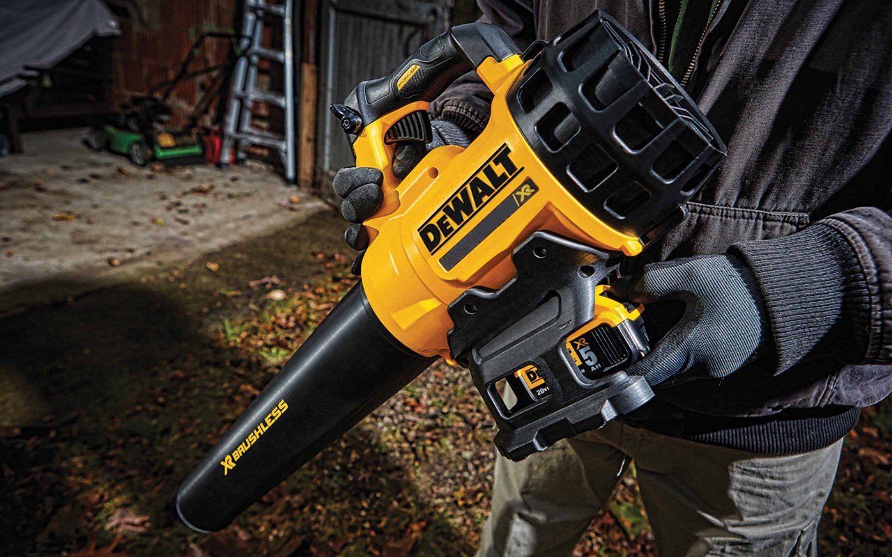 DeWalt Soffiatore Foglie a Batteria Litio Motore Brushless, Velocità di soffiaggio fino a 145 Km/h, Impugnatura Ergonomica 18 V, DCM562PB-QW