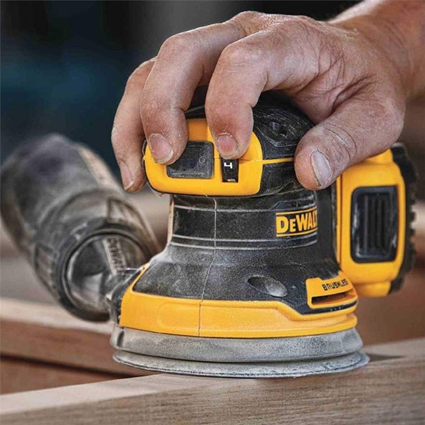 DEWALT Levigatrice roto-orbitale da 125mm 18V Motore BRUSHLESS, DCW210NT-XJ