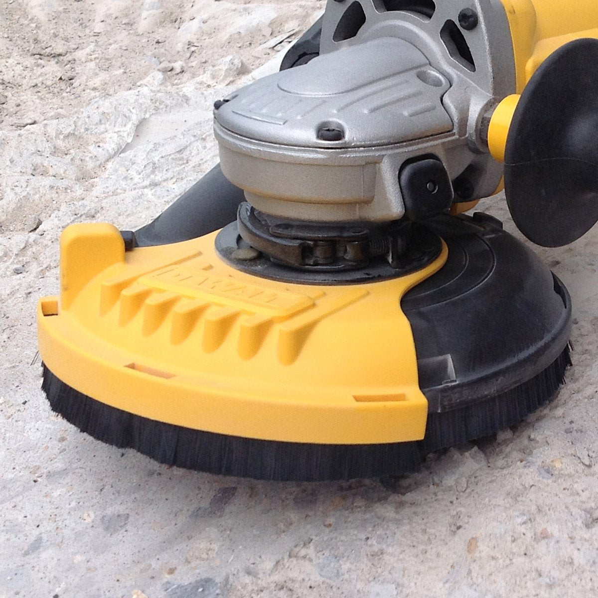 DEWALT Cuffia di aspirazione con spazzole per levigatura di superfici, DWE46150-XJ