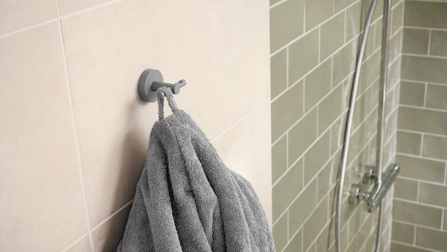 tesa MOON GREY Gancio per Accappatoio, Per bagni in stile industriale e moderno, Senza foratura, soluzione adesiva inclusa, 50 mm x 65 mm x 53 mm, Grigio opaco