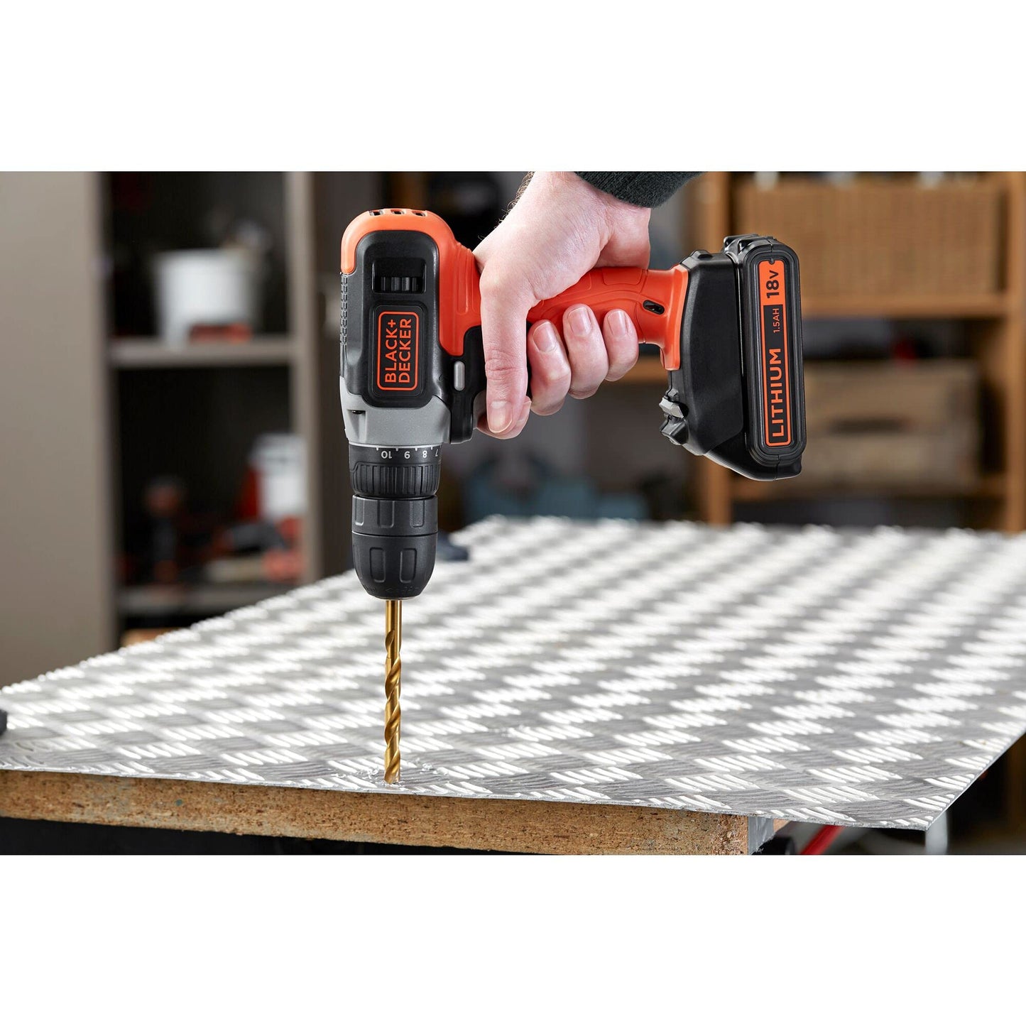 BLACK+DECKER, TRAPANO AVVITATORE 18V LITIO COMPATTO&LEGGERO 1 BATTERIA In dotazione: 1 batteria al Litio 18V - 1.5Ah; caricabatterie per ricarica in 3-5 ore.BCD001C1-QW