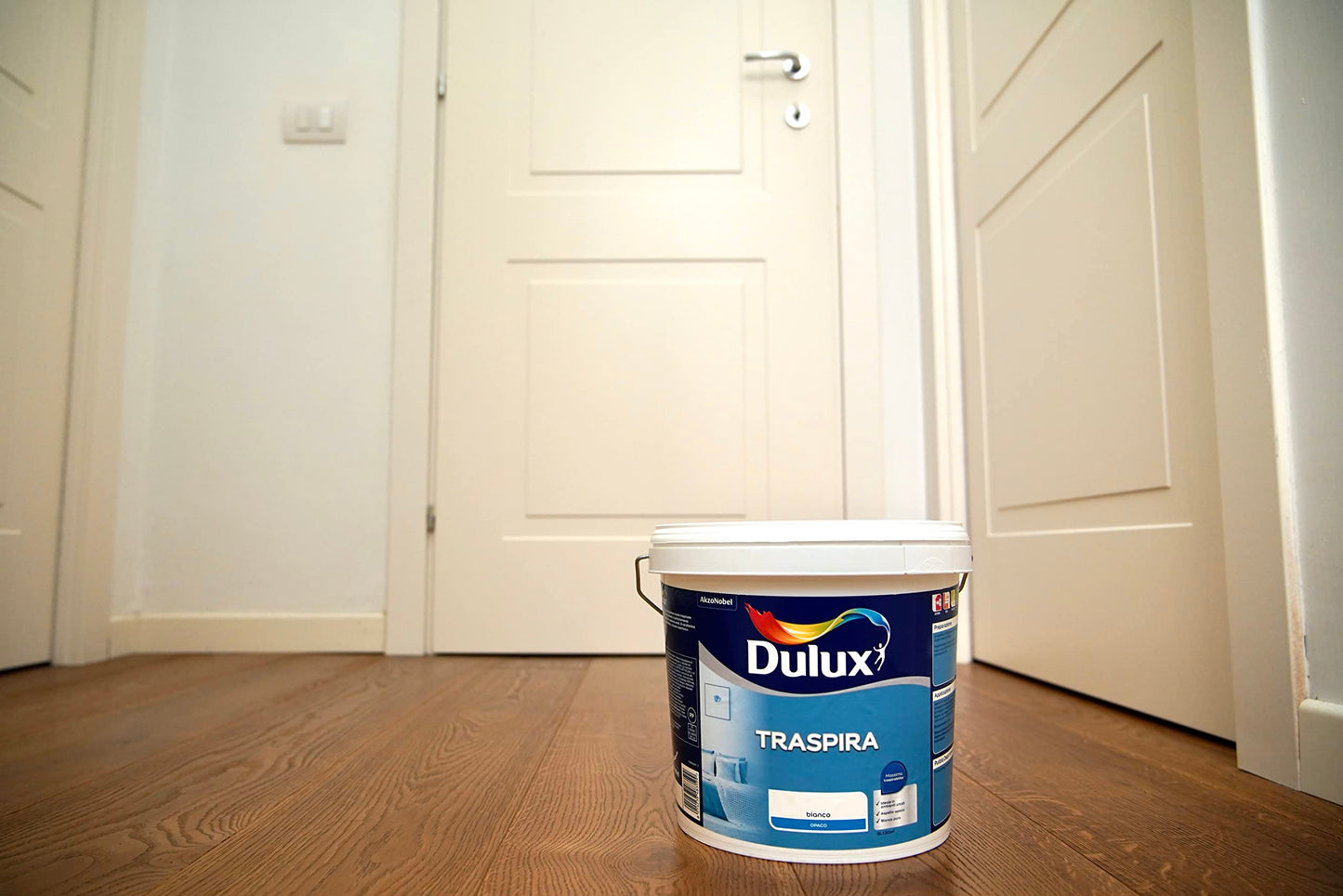 Dulux Pittura per Interni Traspirante per Pareti e Ambienti Umidi Cantine, Ripostigli, Taverne, Lavanderia, 10 Litri, Bianco