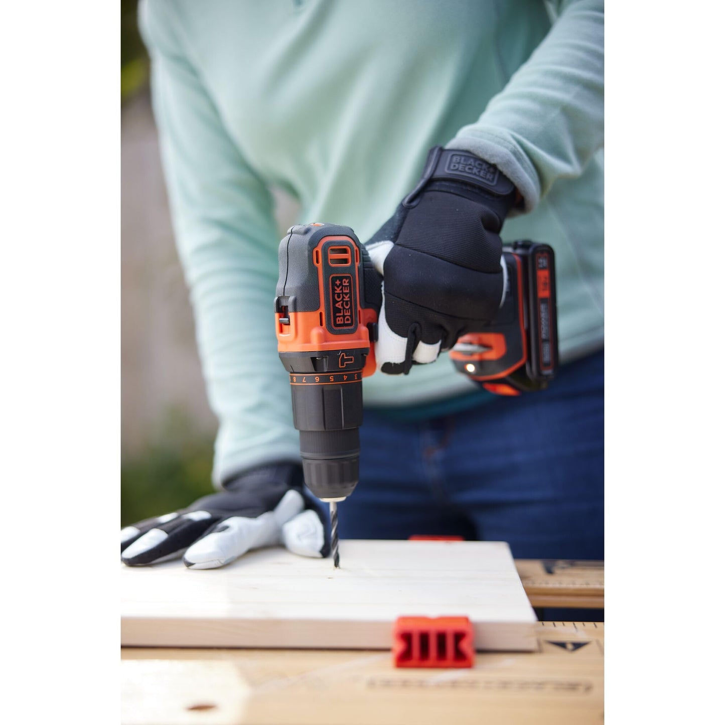 BLACK+DECKER, Trapano/Avvitatore a percussione 18V Litio in valigetta premium con doppia batteria ed extra accessori. BDCHD18BOA-QW