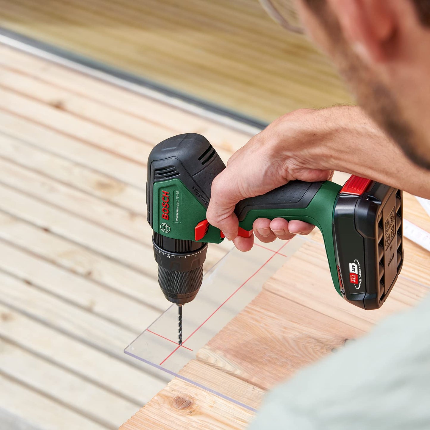 Bosch Trapano con percussione a batteria UniversalImpact 18V-60 (2 batterie da 2,0 Ah, sistema 18 Volt, in valigetta