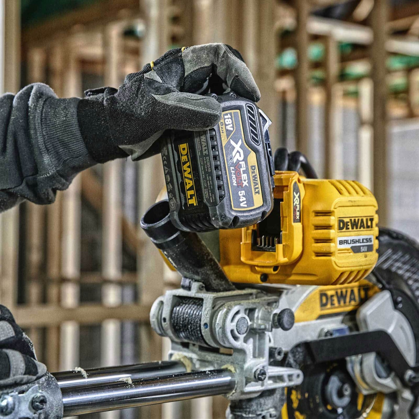 Dewalt DCS727 54v XR Flexvolt - Troncatrice senza fili, 250 mm, 2 x 6 Ah agli ioni di litio