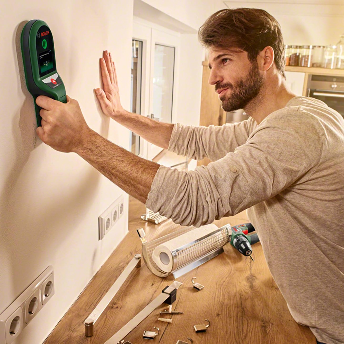 Bosch rilevatore UniversalDetect (display con guida passo-passo per un facile utilizzo, rilevatore cavi e sottostrutture in legno, in cartone)