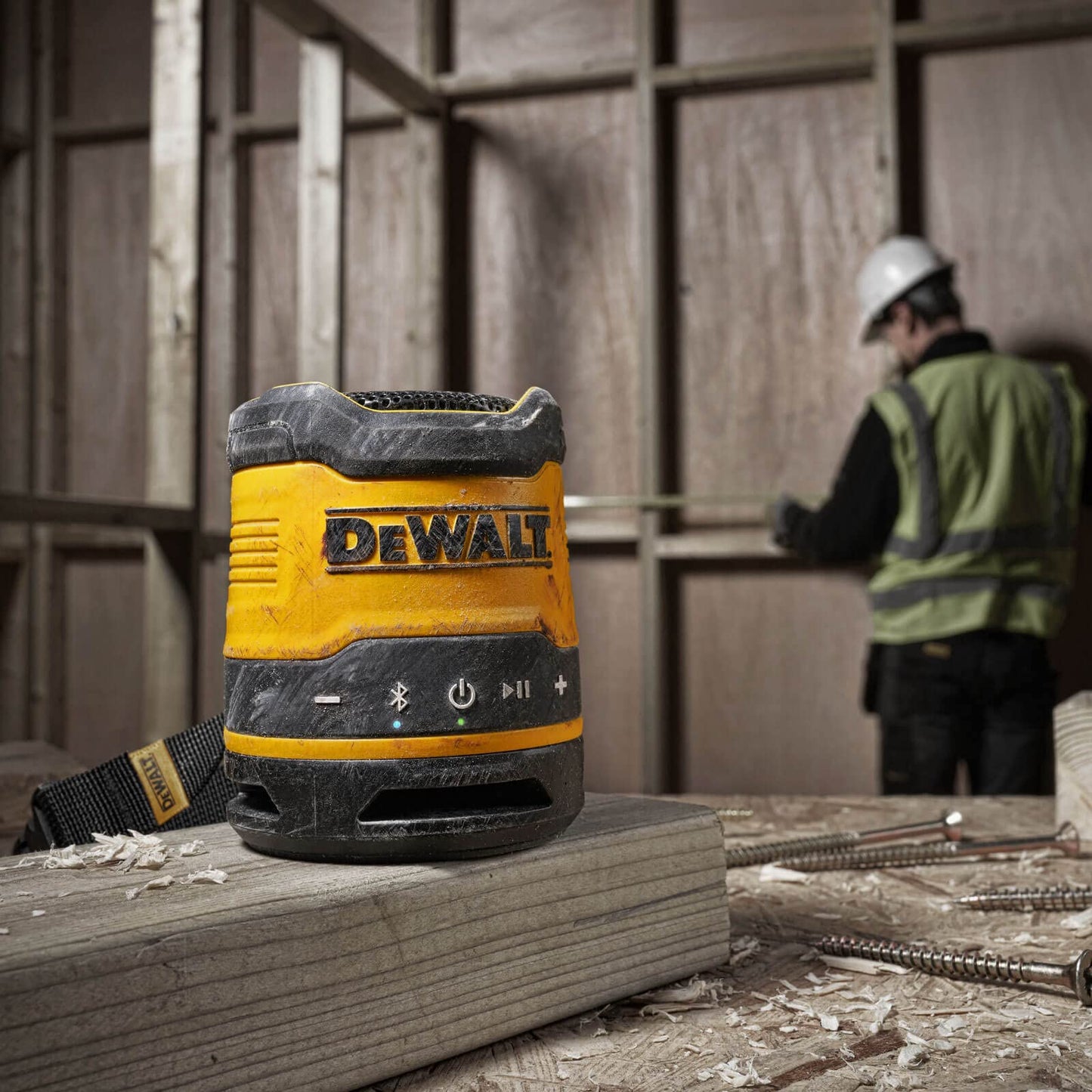 DeWalt Altoparlante compatto ricaricabile di Bluetooth di DCR009 USB, nero/giallo, unità nuda