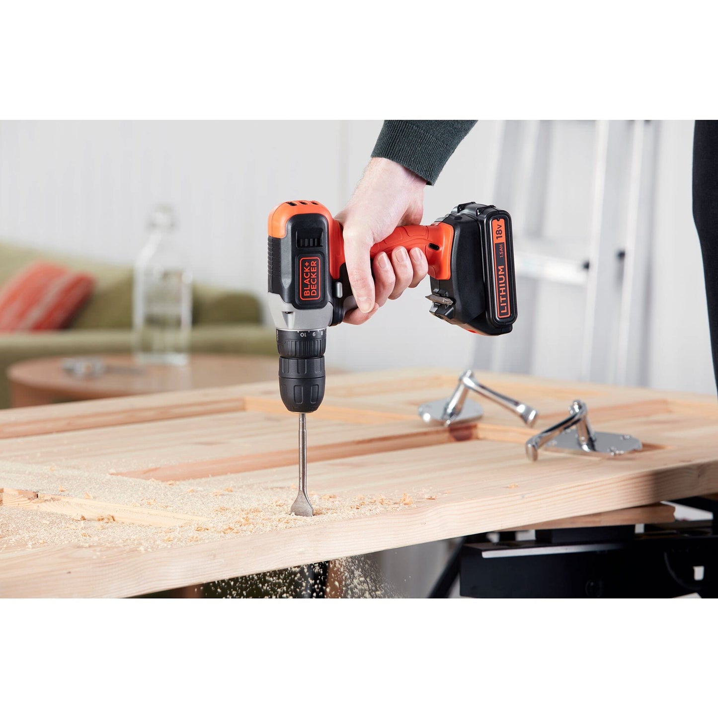 BLACK+DECKER, TRAPANO AVVITATORE 18V LITIO COMPATTO&LEGGERO 1 BATTERIA In dotazione: 1 batteria al Litio 18V - 1.5Ah; caricabatterie per ricarica in 3-5 ore.BCD001C1-QW