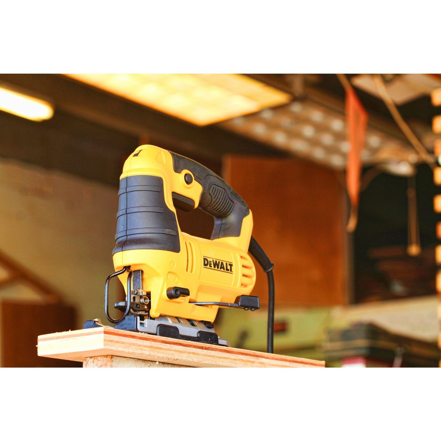 Dewalt Dwe349-Qs Seghetto Alternativo Impugnatura a Staffa 650W