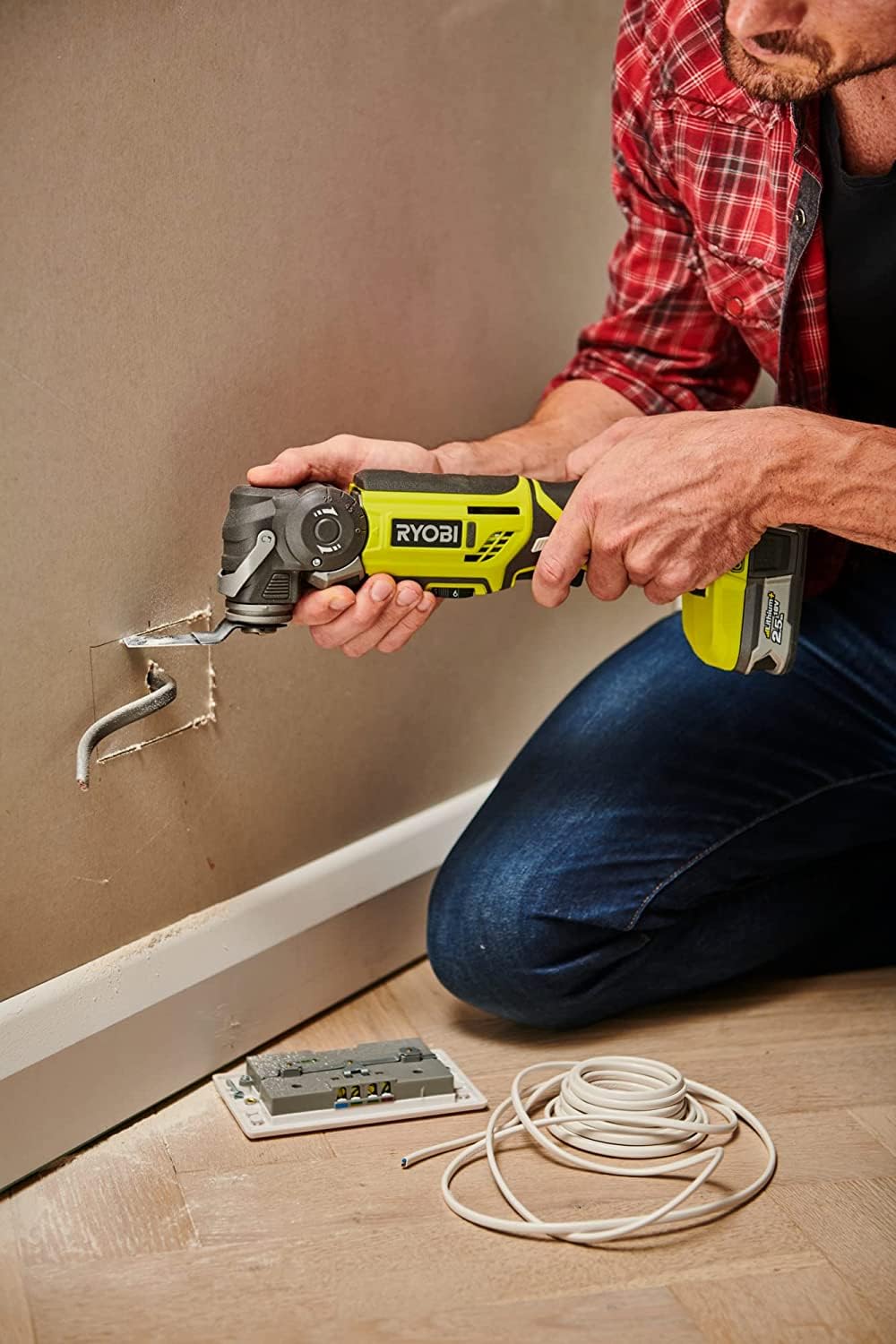 Ryobi R18MT-0 Utensile Multifunzione a Batteria 18V ONE+, Batteria non Inclusa, Testa Orientabile a 4 Posizioni, Velocità Variabile a 6 Posizioni, per Levigare, Livellare e Tagliare