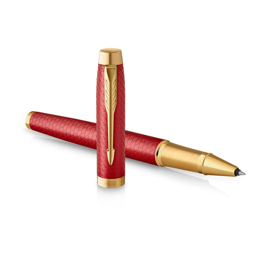 Parker IM penna roller | Rosso laccato premium con finiture in oro | Punta fine con ricarica di inchiostro nero | Confezione regalo