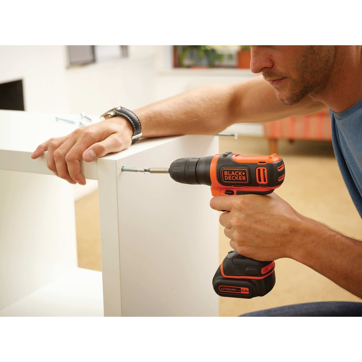 BLACK+DECKER Trapano/Avvitatore 10.8V Litio. 1.5 Ah. Luce LED. Velocità variabile. Batteria a slitta per un cambio più rapido ed una tenuta più sicura. BDCDD12-QW