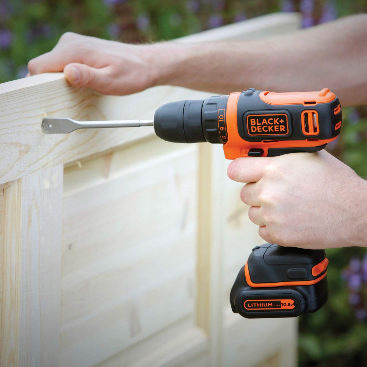 ‎BLACK+DECKER BDCDD121KA-QW Trapano avvitatore 10.8 V con 1 batteria AH di litio, 40 accessori e cassetta degli attrezzi 16 '