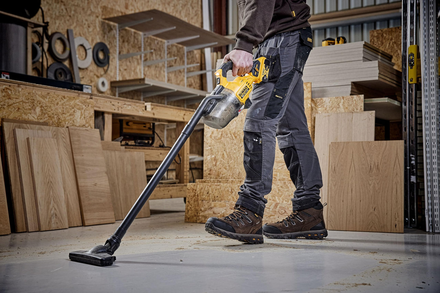 DeWalt DCV501LN-XJ - Aspiratore per solidi classe L XR 18V, Con prolunga per pavimenti e accessori, Include borsa per il trasporto, Senza caricatore/batteria