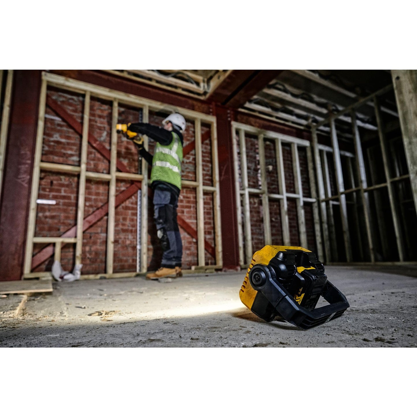 DEWALT Torcia LED compatta 12/18V, DCL077-XJ