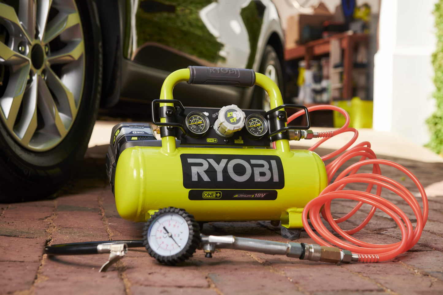 Ryobi R18AC-0 Compressore ad Aria 18V ONE+, Tanica 4L, Ideale per Gonfiare Pneumatici Auto e per l'Utilizzo di Chiodatrici e Graffatrici Pneumatiche, Senza Batteria