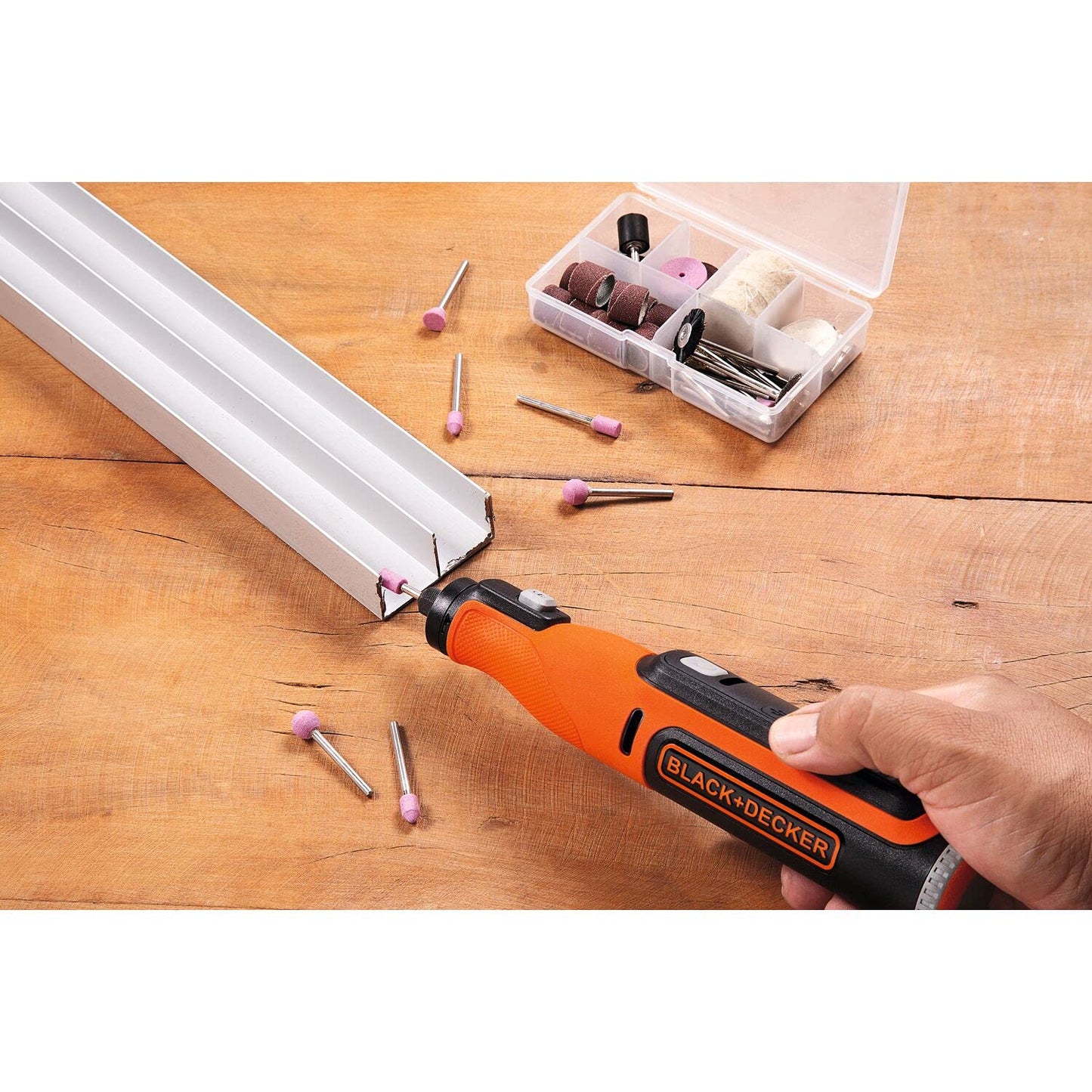 BLACK+DECKER, NUOVO MULTIFUNZIONE ROTATIVO 7,2V, 52 ACCESSORI + VALIGETTA. BCRT8IK-XJ