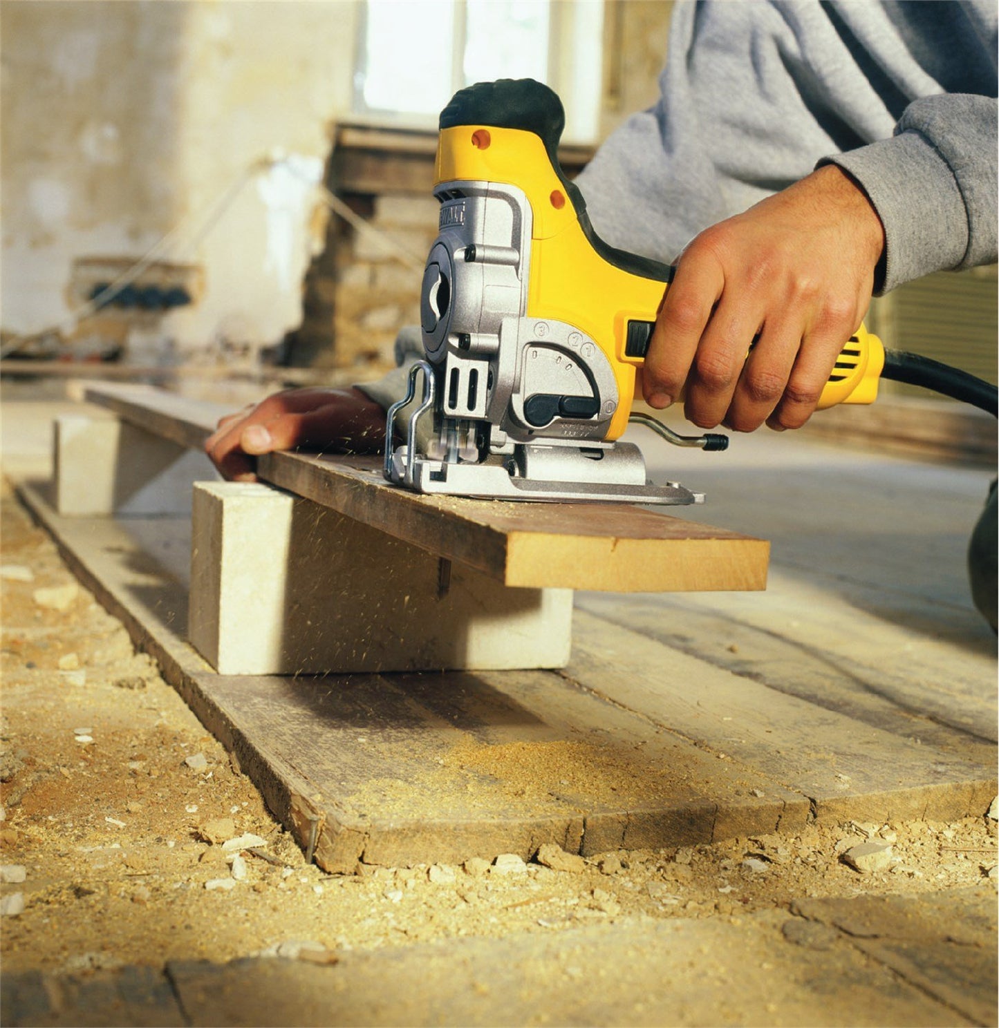 DeWalt, DᴇWALT DW333KT, QS Seghetto alternativo con impugnatura sul corpo 701W, in valigetta TSTAK