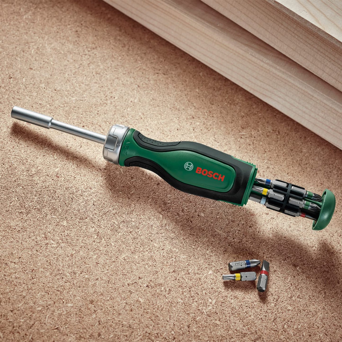 Bosch Cacciavite a cricchetto con 12 bit, Cacciavite a cricchetto a coppia elevata per avvitatura efficiente, gravosa, caricatore bit Pop-up, 12 bit in dotazione, portabit magnetico, Amazon Edition