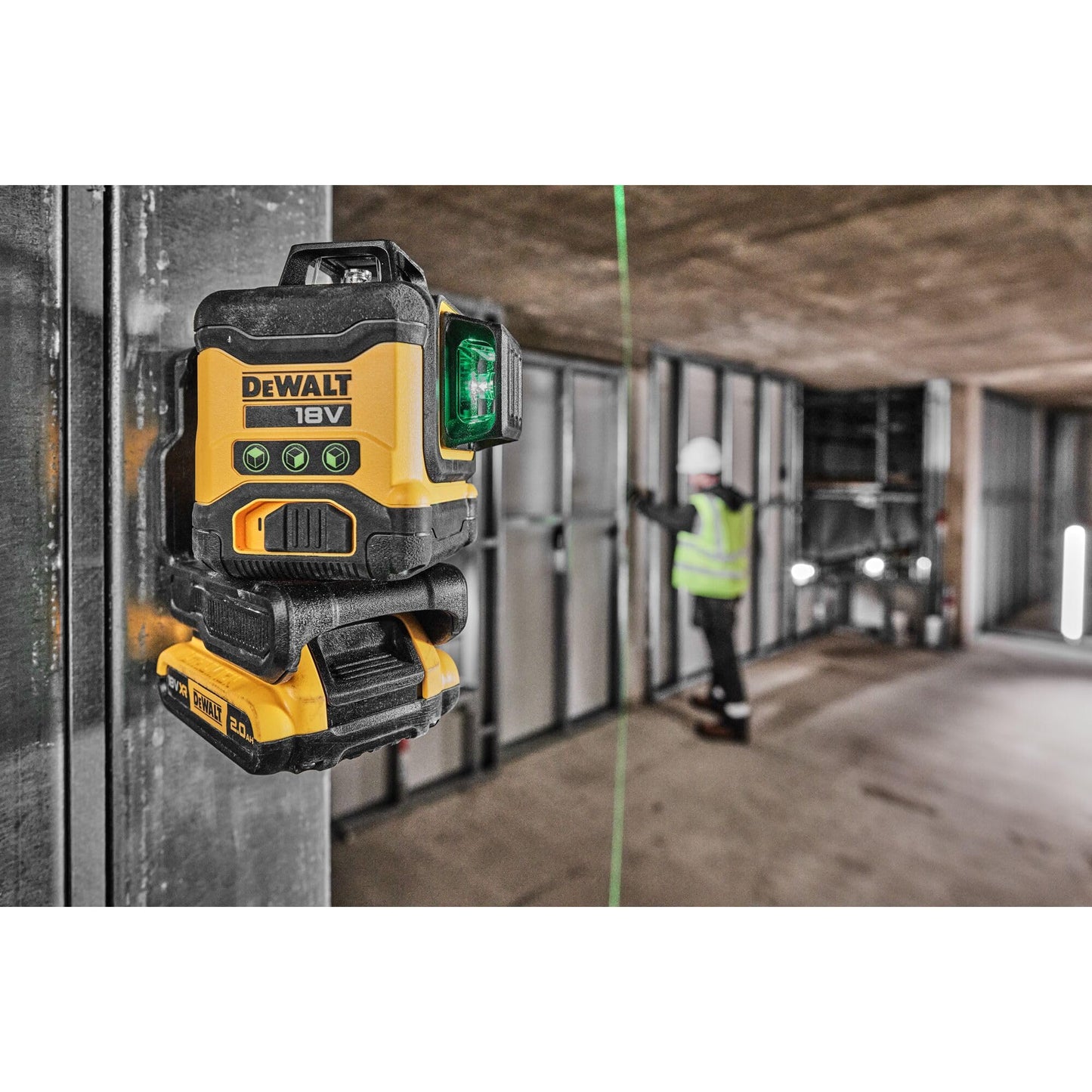 DEWALT DCLE34031D1 laser multilinea cordless a 360°verde(autolivellante, precisione +/- 3 mm 10m,compatibile con batterie XR da 18 V,inclusa batteria e caricabatterie, staffa da parete, target verde)