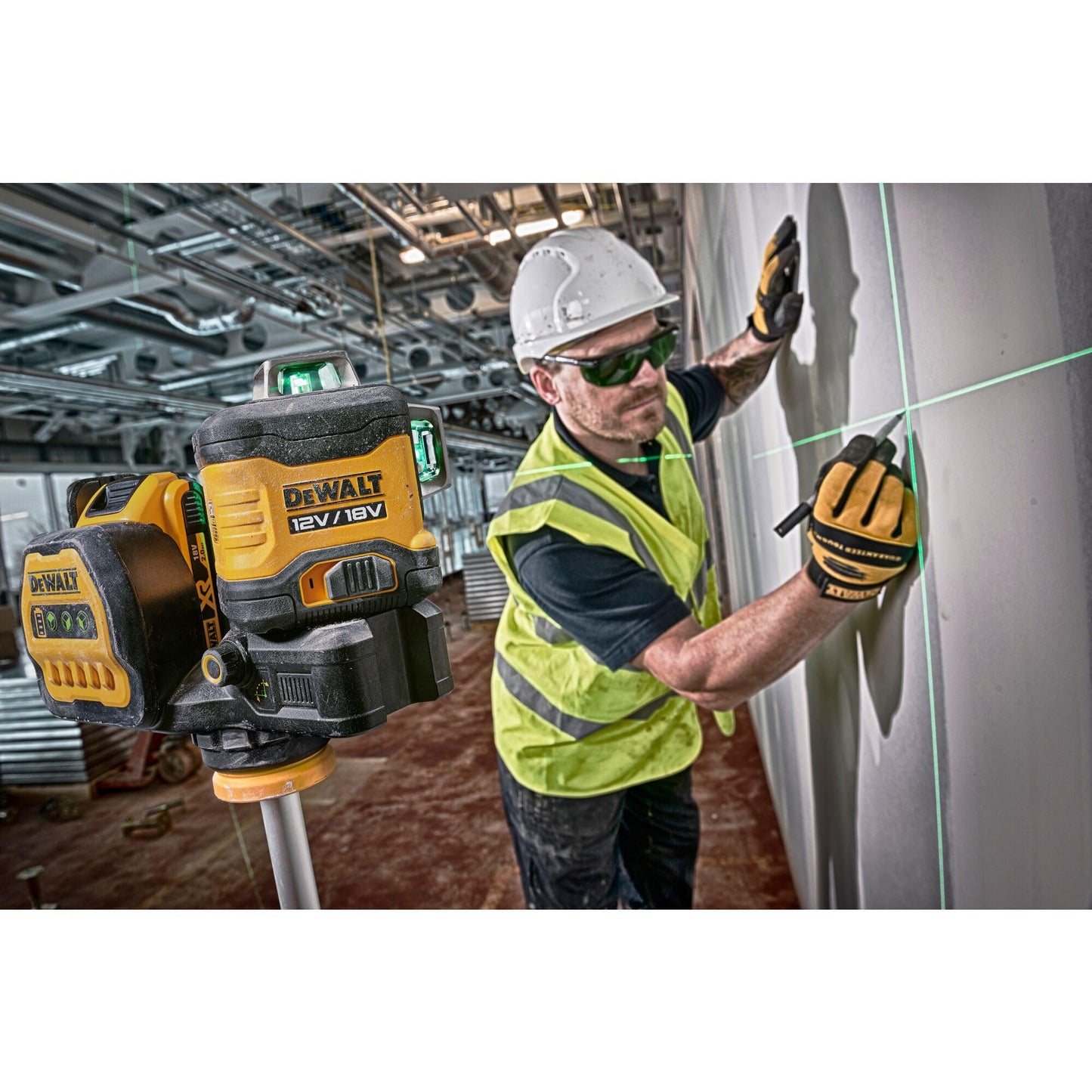 DEWALT DCE089NG18-XJ Laser multilinea raggio verde 12V / 18V XR 3 X 360 - Senza batterie e caricabatterie