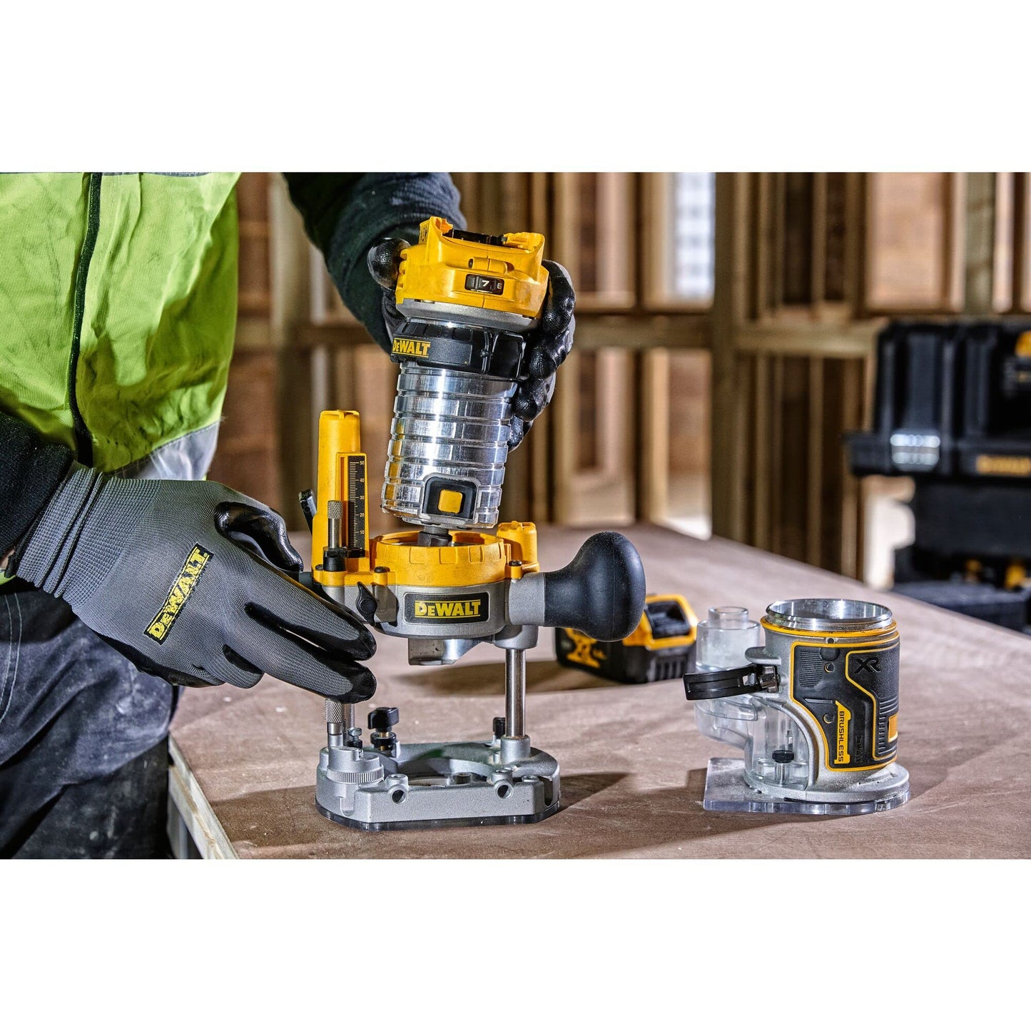 DEWALT Elettrofresatrice con adattatore per base fissa, DCW604NT-XJ