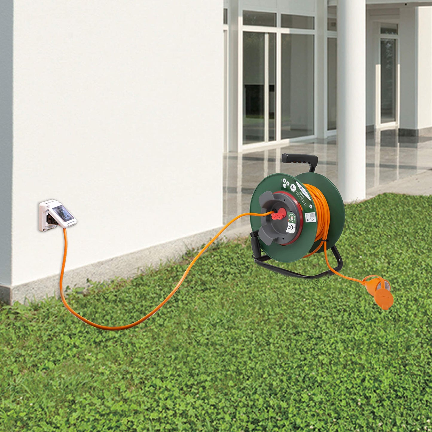 Electraline 49236 Prolunga Giardino con Avvolgicavo, 30 mt Spina e Presa Europea 2 Poli, per Elettrodomestici da Giardinaggio, Sezione Cavo 2x1,5 mm²