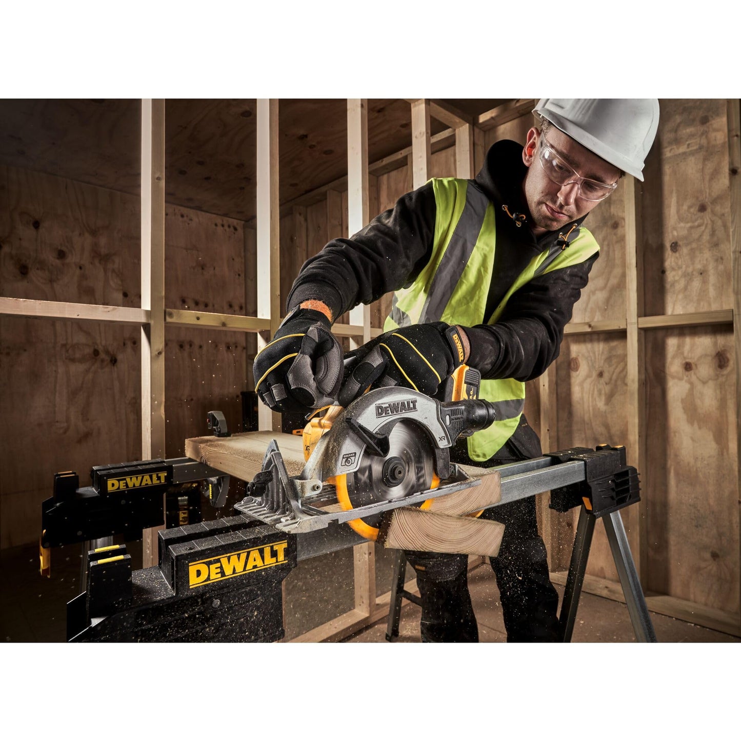 DEWALT DCS565NT-XJ Sega Circolare 18V motore BRUSHLESS, 4950 giri/min, ø lama/foro 165/20 mm