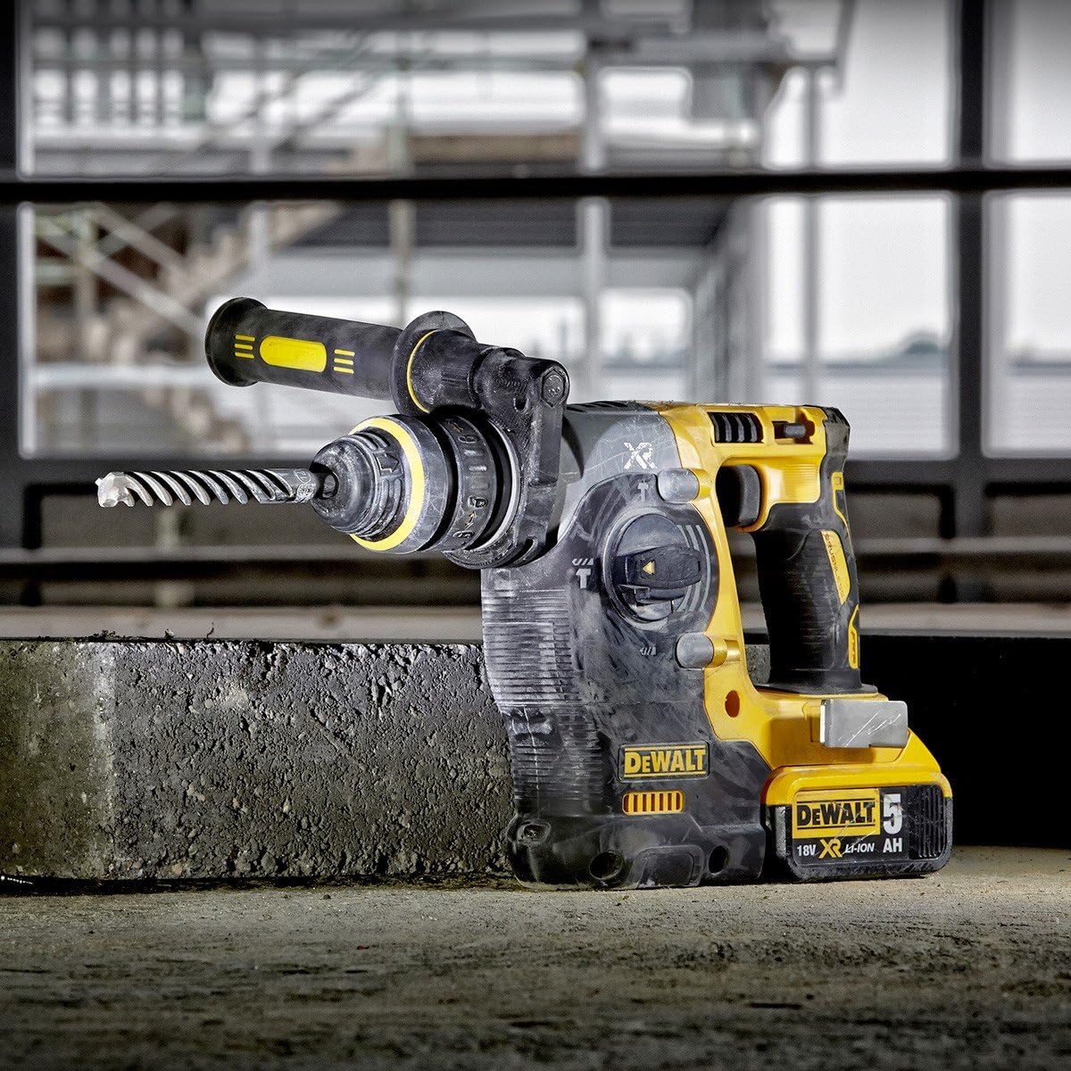 DEWALT TASSELLATORI SDS PLUS 18V BRUSHLESS 24mm, DCH273P2T-QW