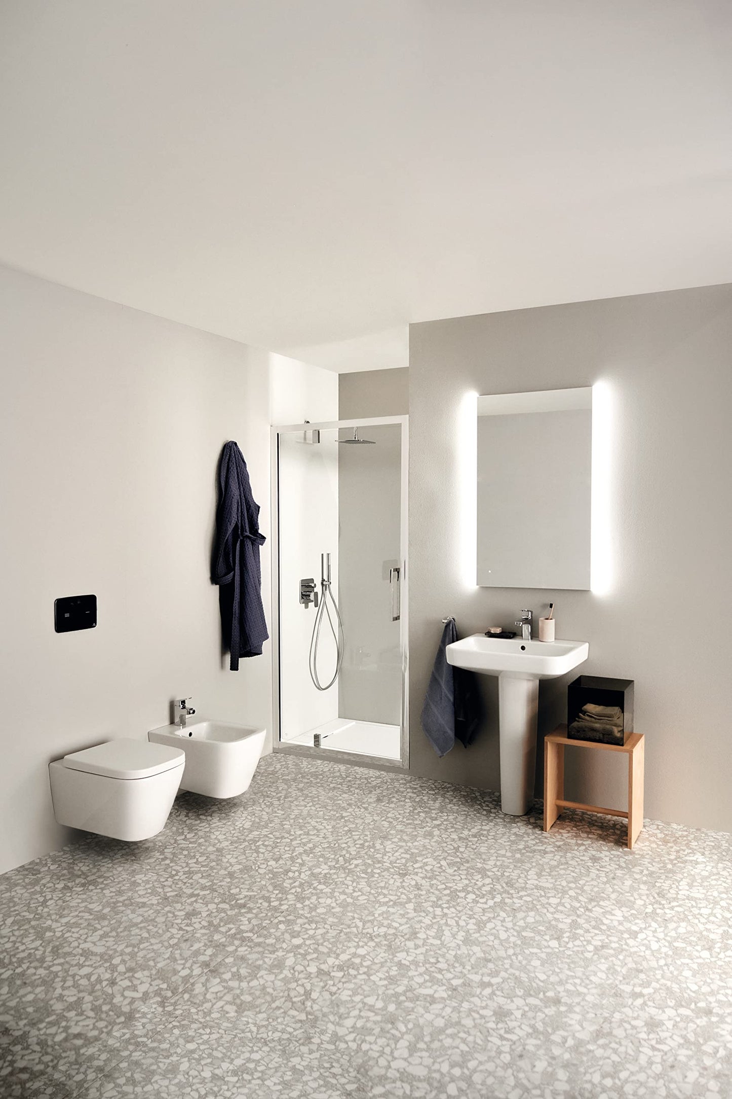 Ideal Standard - i.life B, WC sospeso RimLS+ senza brida completo di copriwater a chiusura rallentata, E-packaging dedicato al trasporto di ceramica, Bianco