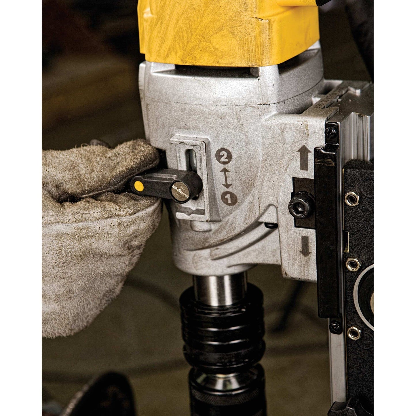 DEWALT trapano a colonna a supporto magnetico, DWE1622K-QS