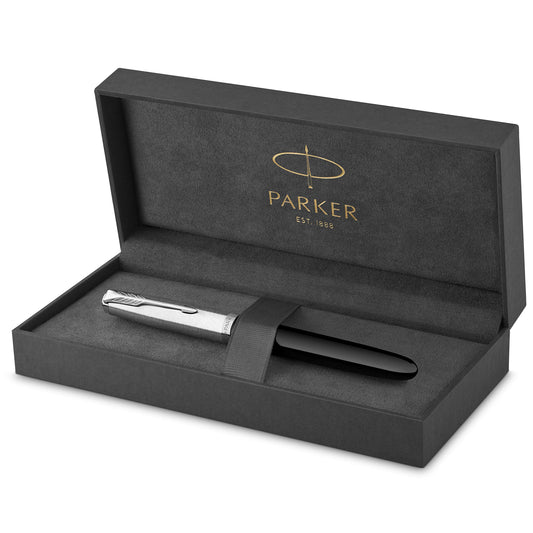 PARKER 51 Penna Stilografica, Corpo Nero con Finiture Cromate, Pennino Sottile con Cartuccia di Inchiostro Nero, Confezione Regalo